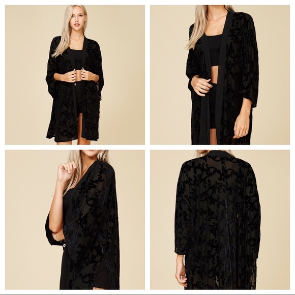 NWT BLACK VELVET EMBOSSED KIMONO ROBE - Picture 2 of 6